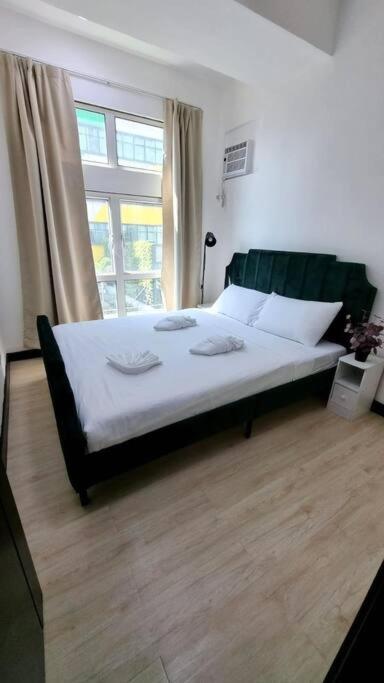 Cozy 2Br 2Bath San Lorenzo Place Netflix 4Km Naia Apartment Manila Exterior photo